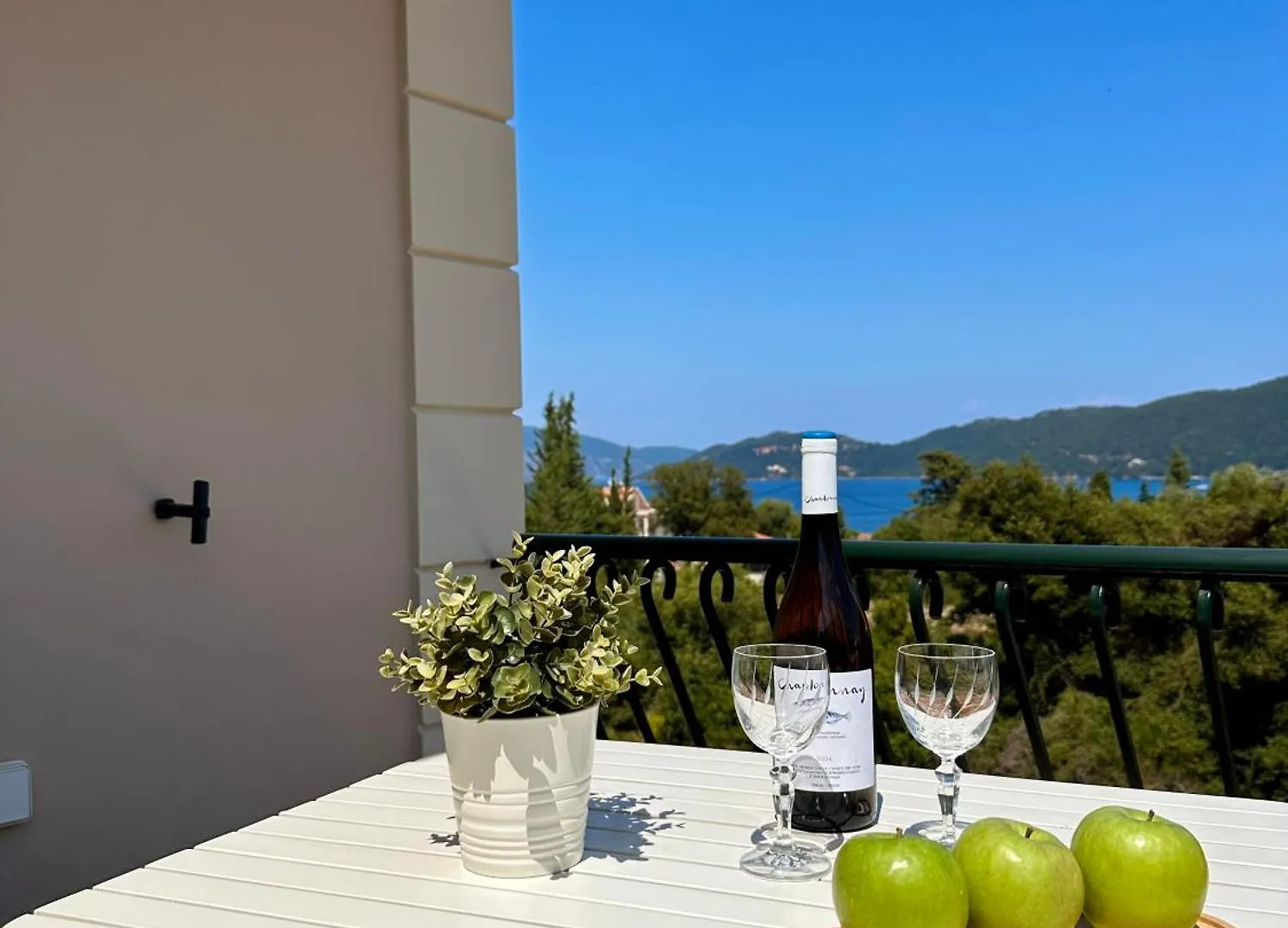 Kate'S Place Apartment, 5' Walk From The Beach Karavomylos Apartament